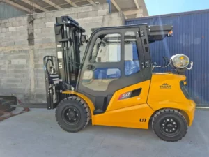 Montacargas amarillo Unforklift en venta Nuevo Leon lateral